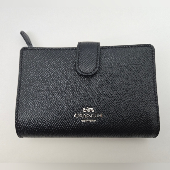 Coach Handbags - Coach Womens Medium Corner Zip Black Wallet